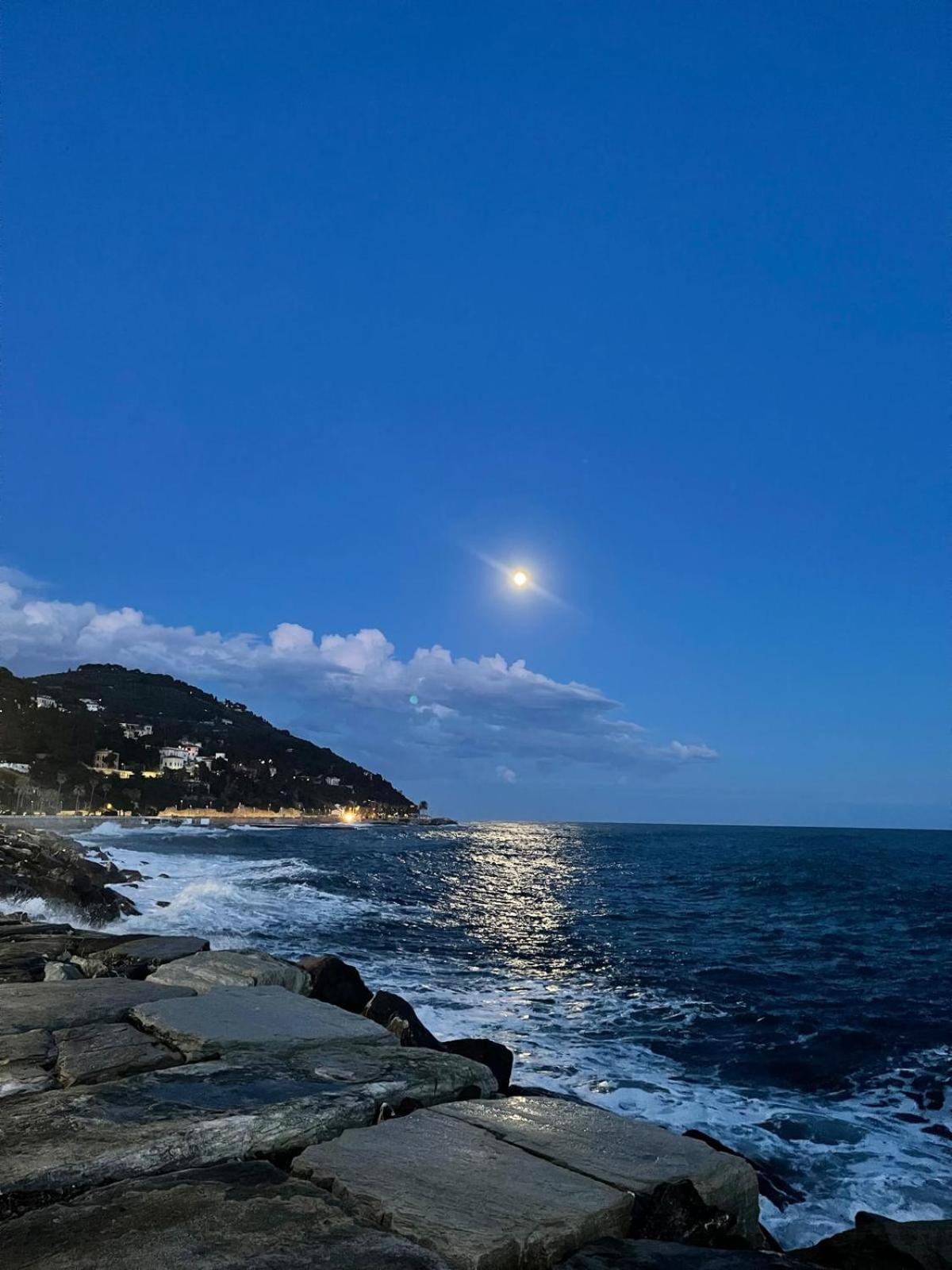 Casa Vacanza A 100 Metri Dal Mare Imperia Zewnętrze zdjęcie